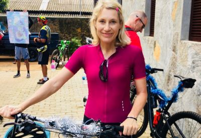  Anna-Carin Nicolini Cycling on the  tour with redspokes